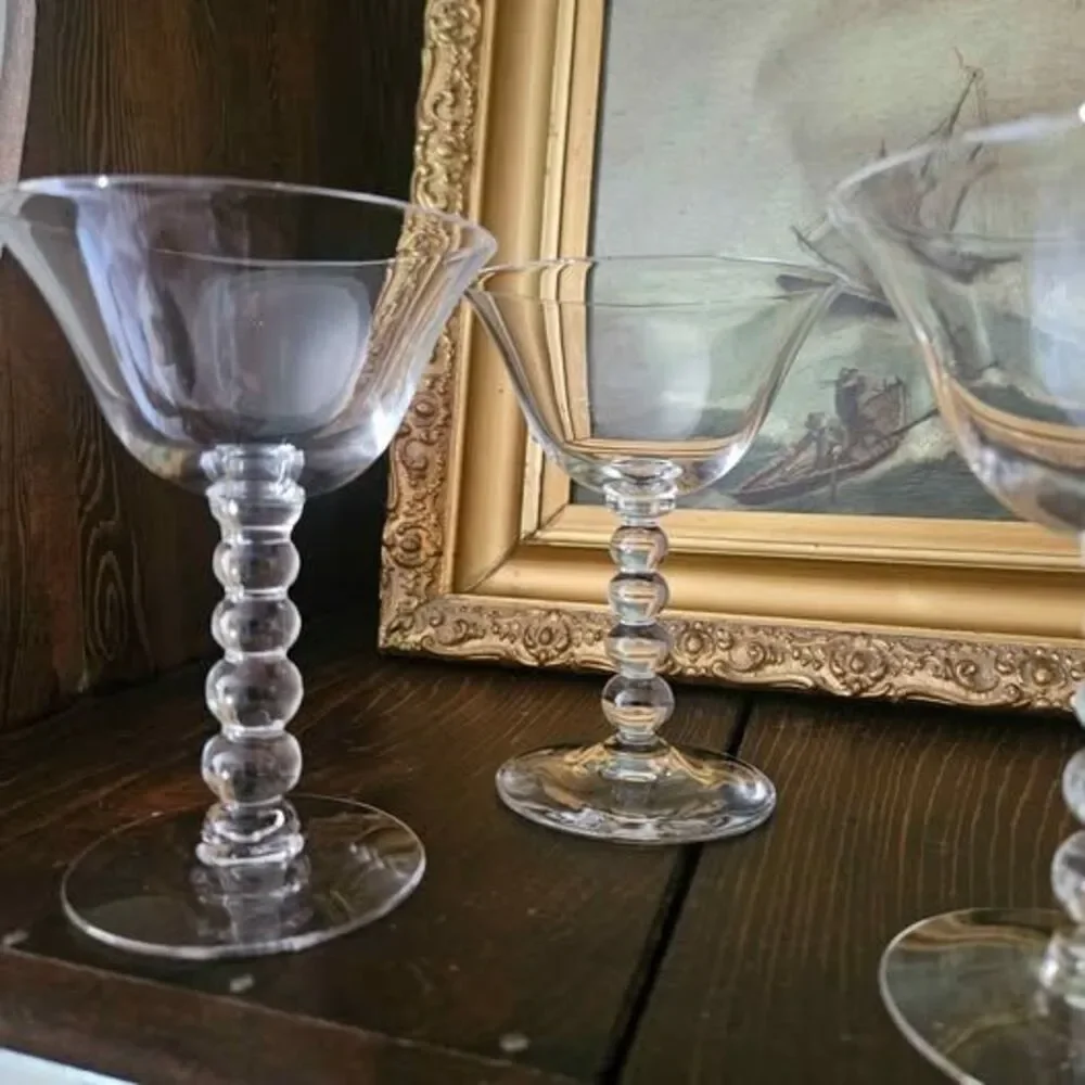 Vintage clear bubble stem coupe champagne glasses. Set of 6